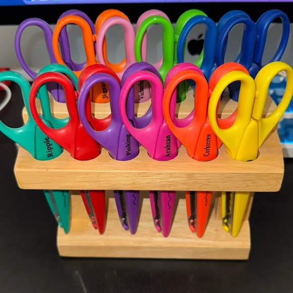 None Other - Craft Scissors, 12 different Cutting Designs, EUC